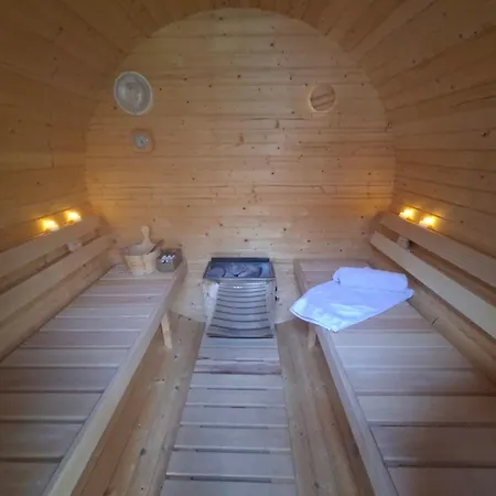 Hertelendi Vendeghaz Vakantiehuis *