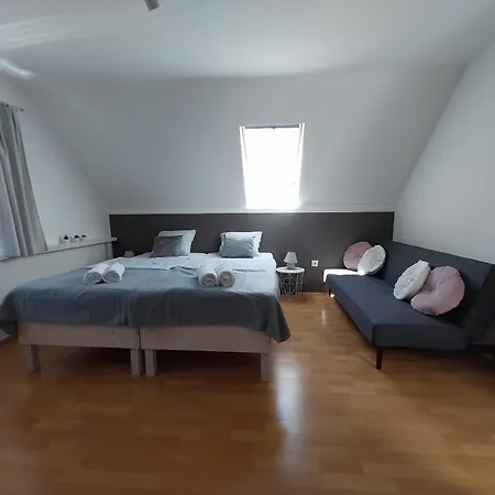 Hertelendi Vendeghaz Magyarhertelend